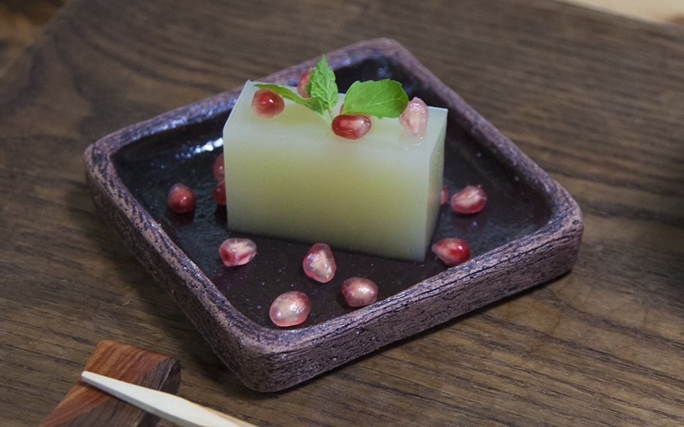 半透明の綺麗な黄色 洋梨ようかん ~ 料亭の和食レシピ - Ryotei Style Jp リョウテイ スタイル