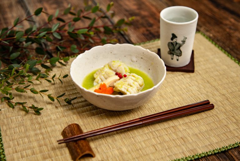 色鮮やかに盛りつけました アイナメのグリーンピースあんかけ 料亭の和食レシピ Ryotei Style Jp リョウテイ スタイル