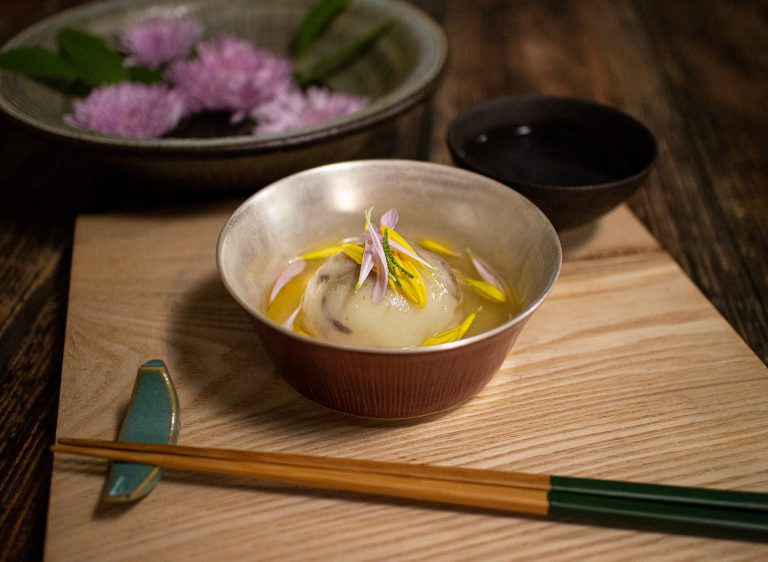 もちもち食感の温かい惣菜 菊と百合根の真蒸 料亭の和食レシピ Ryotei Style Jp リョウテイ スタイル